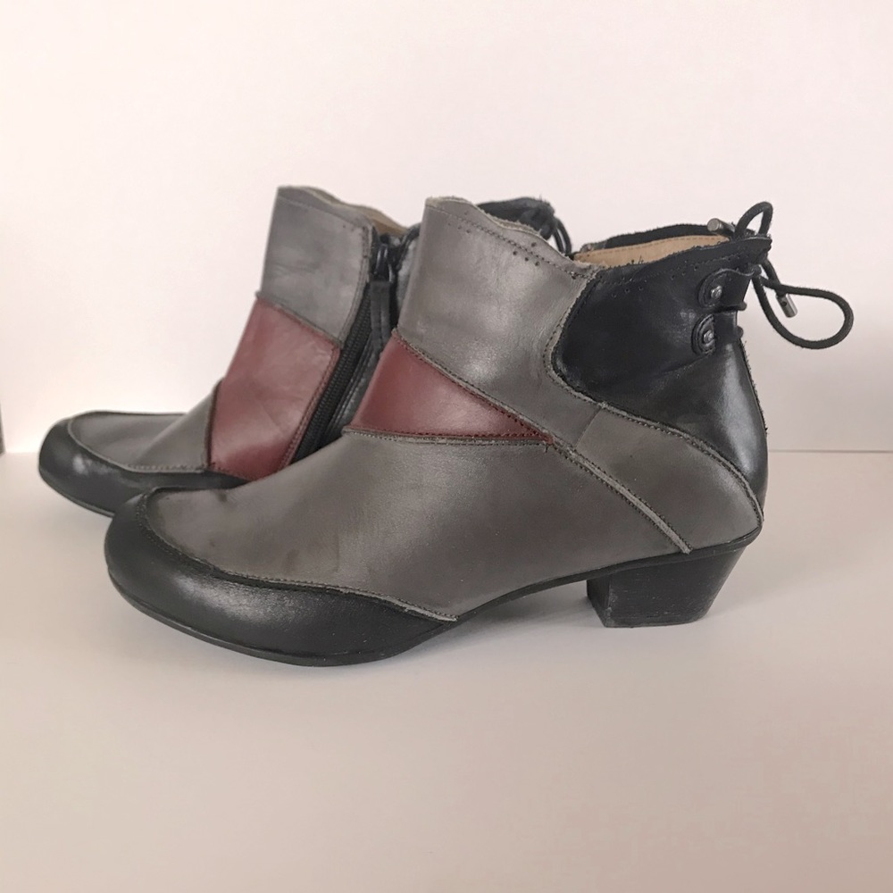 Aetrex leather Booties.